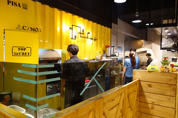 交通院学子“无车日”走上街头 倡导绿色出行低碳生活|ky开元集团(图1) ky开元电竞